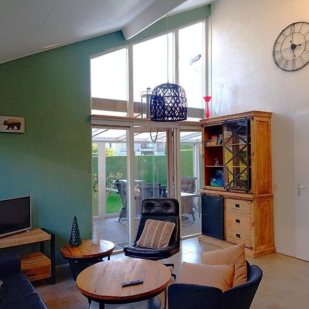 Vakantiewoning Met Serre En Airconditioning Tzummarum Eksteriør billede
